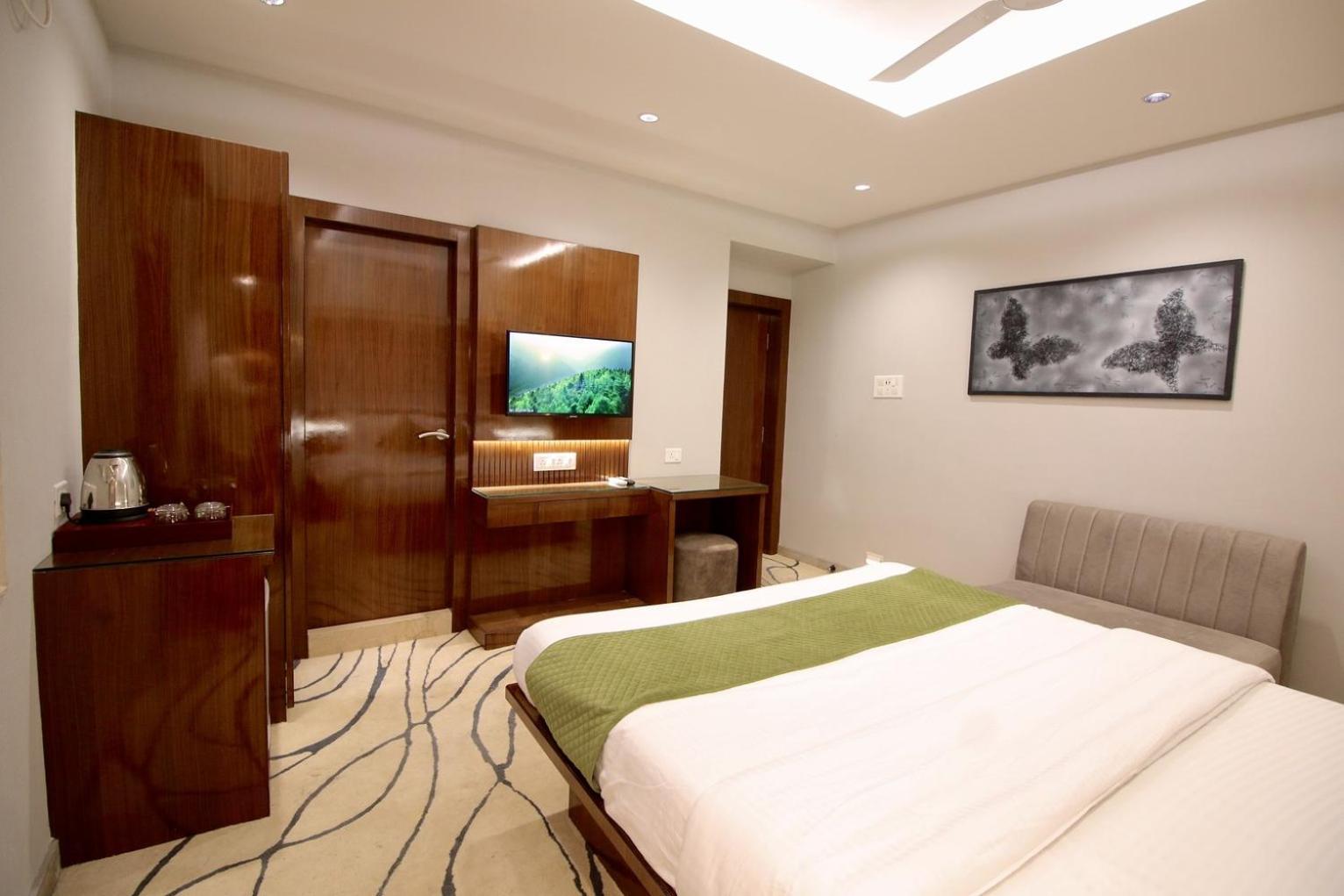 Evara-meraki Hotel *